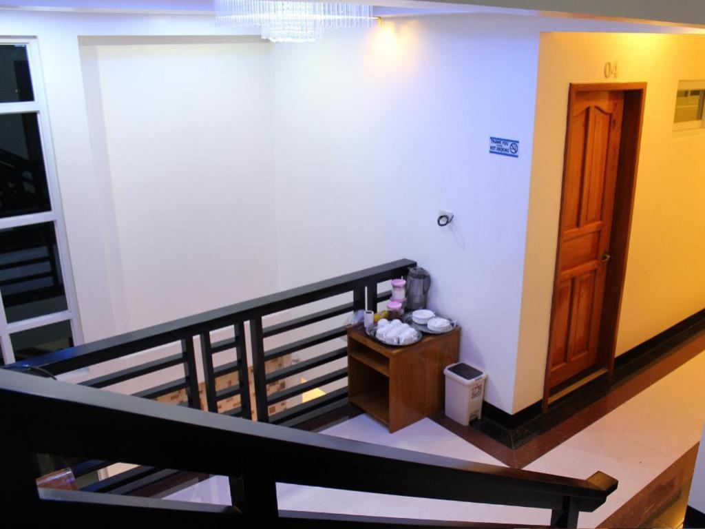 Citrine Travel Lodge Эль-Нидо Экстерьер фото